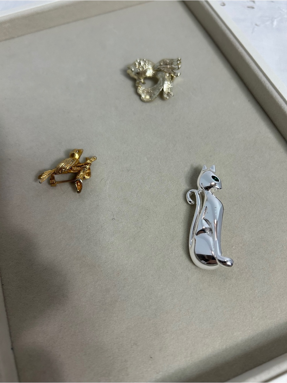 3 unbranded animal brooches